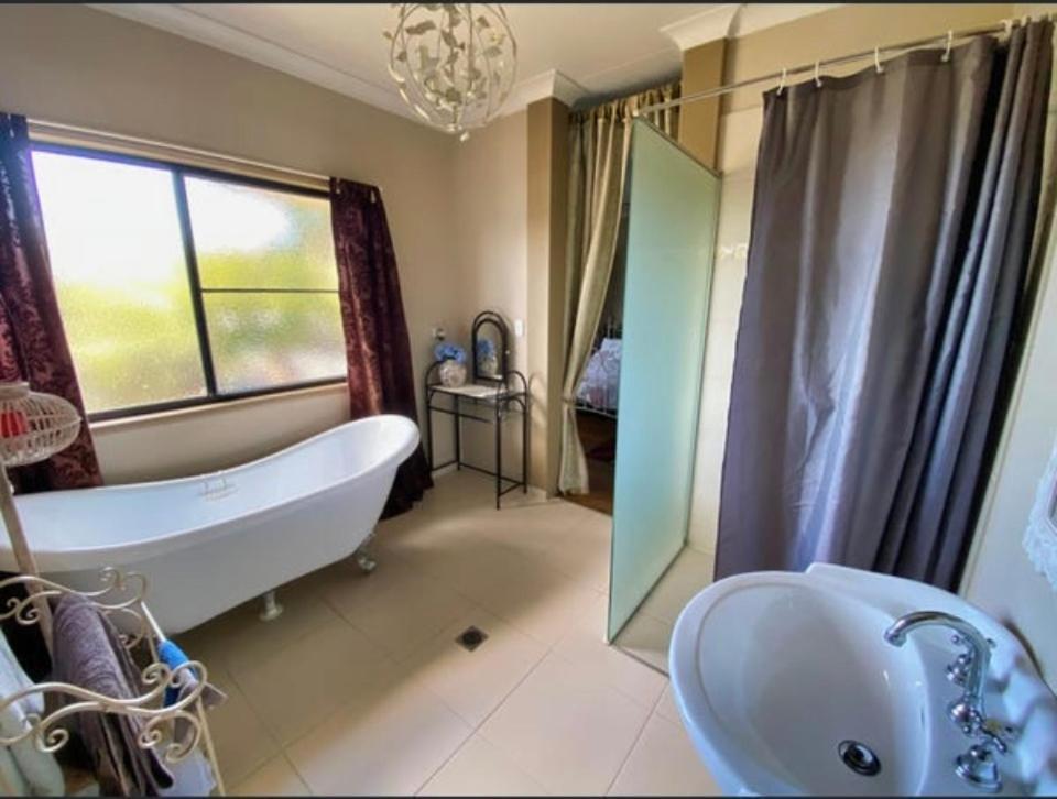 Golden Lace B&B Sarina Екстер'єр фото