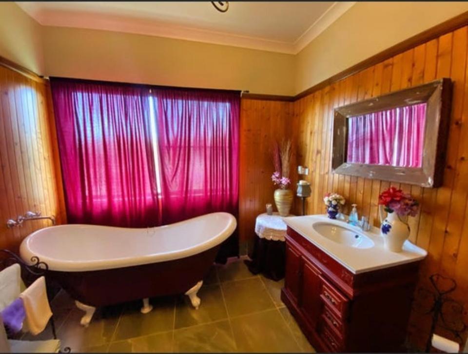Golden Lace B&B Sarina Екстер'єр фото